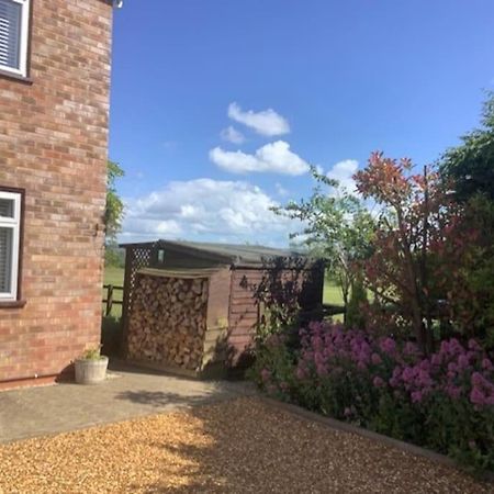 Cotswold Edge Guest Suite With Broadway Hill View Badsey Kültér fotó